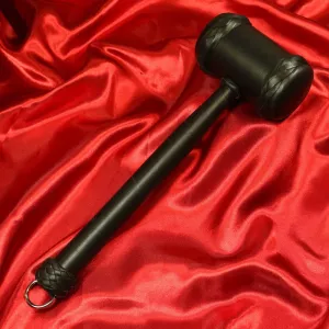 Keskikokoinen BDSM-vasaraklubi aidosta lampaanahasta, Chambers of Love. Eksklusiivinen impact-väline syviin iskuihin ja hallittuun stimulointiin.