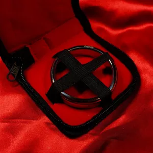 Kraftig penisring 45 mm i rostfritt stål med sitt fodral från Chambers of Love.