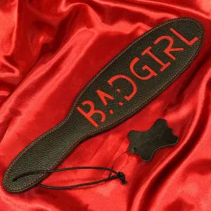 Läderpaddel BAD GIRL XB107 från Chambers of Love. En stilfull och exklusiv paddel i premiumläder, perfekt för intensiva och lekfulla BDSM-sessioner.