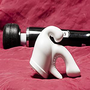 Magic Wand Tre-punkts Stimulator – innovativt tillbehör från Chambers of Love som gör din Magic Wand till en kraftfull stimulator för intensiv njutning på tre olika punkter.