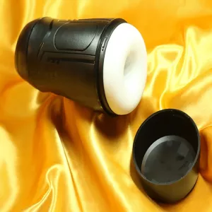 Masturbator Cup Chambers of Lovelta – realistinen ja huomaamaton tekovagina intensiiviseen nautintoon ja helppoon käyttöön. Täydellinen sooloseikkailuihin ja yksilölliseen stimulointiin.