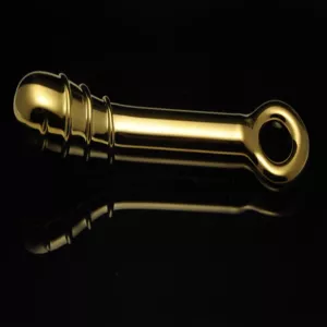 Rihlattu anaalilasidildo Chambers of Lovelta. Teksturoitu muotoilu intensiiviseen nautintoon ja tarkkuuteen.