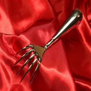 Eksklusiivinen Sensations Claw kiillotetusta metallista, Chambers of Love. Tyylikäs muotoilu hienostuneeseen ja sensuelliin stimulointiin, ylellinen viimeistely, BDSM-tarvike.