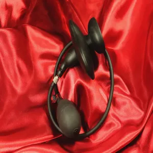 Uppblåsbar silikon ball gag – justerbar och mjuk munkavle i silikon för säker och individuell fixering under BDSM-sessioner från Chambers of Love.