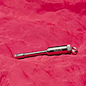 Värisevä teräksinen dilataattori, pieni koko. Turvalliseen ja intensiiviseen virtsaputkileikkiin Chambers of Lovelta.