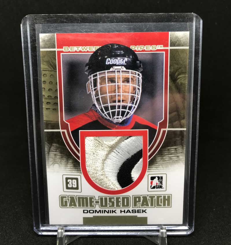 Dominik Hasek - 2013-14 Between the Pipes Jerseys Patch Gold #GUM36 (Stated printrun 1/1)