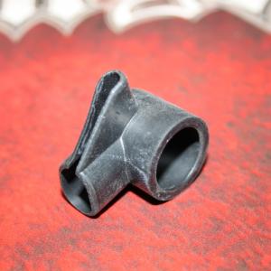 Rubber Boot. Batterycable on starter