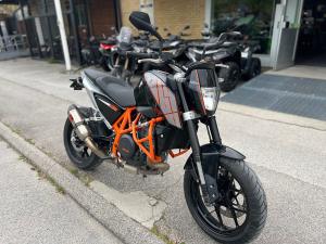 KTM 690 DUKE
