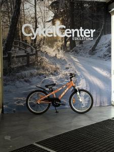 Begagnad Peak Lampona 3v Orange