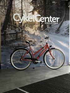 Begagnad Crescent City Röd 28tum