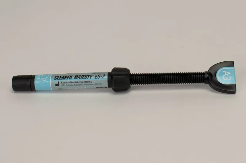 Clearfil Majesty ES-2 A3 spruta 3,6gr