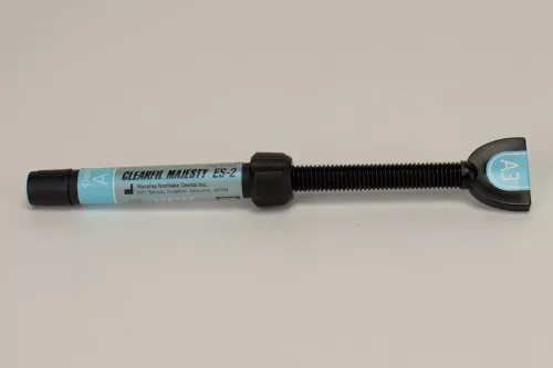 Clearfil Majesty ES-2 A3 spruta 3,6gr