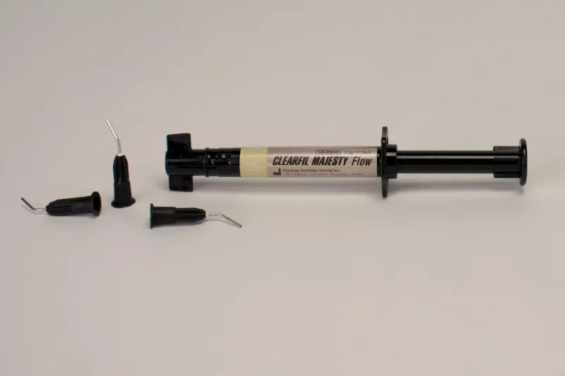 Clearfil Majesty Flow OA3 spruta 3,2gr