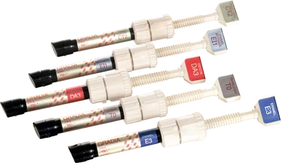Gradia Halo Incisal HE 1 2,9ml spruta