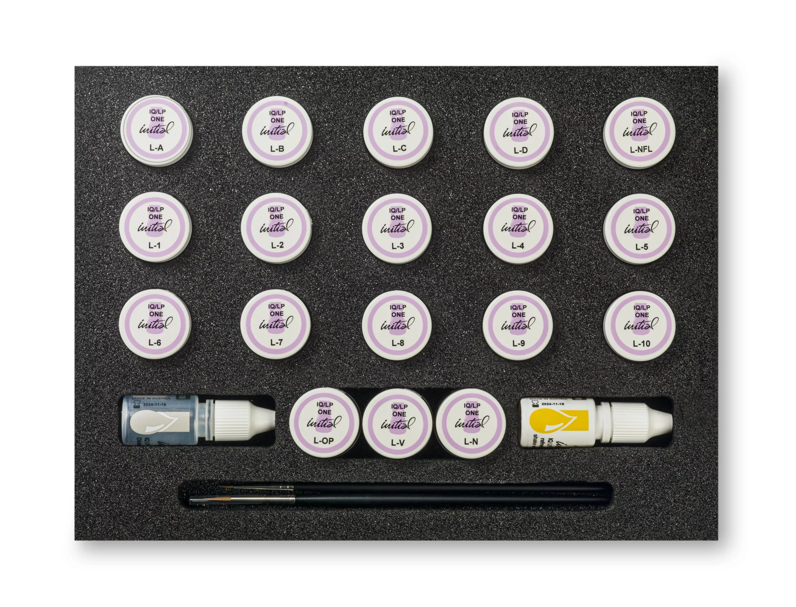 GC Initial IQ, Lustre Paste ONE, V-Shades Set´