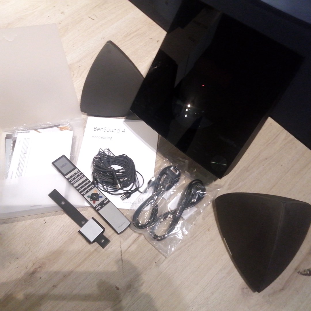Bang & Olufsen Sound system Beosound 4 + Beolab 4 and Beo4