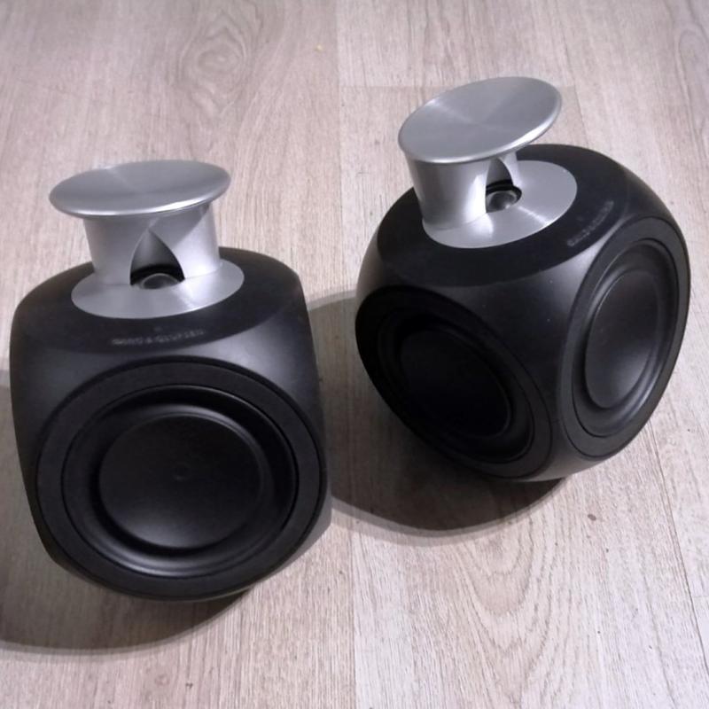 Beolab 3 Active speakers - Black Edition