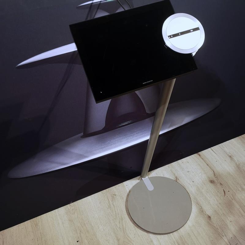 Beosound Encore including floor stand