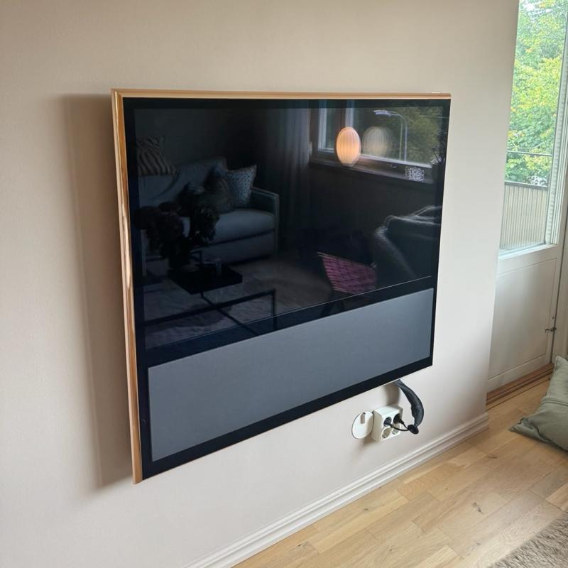 Beovision 11 55" Rose Gold 90th Anniversary Edition