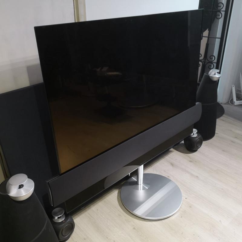 Beovision Eclipse 65 - OLED ULTRA HDR TV + BeoRemote One and Floor Stand