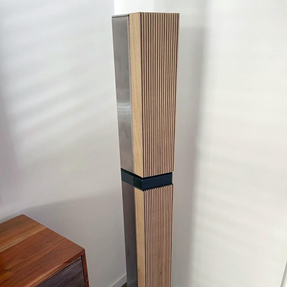 BeoLab Penta tammi, puinen kansi.