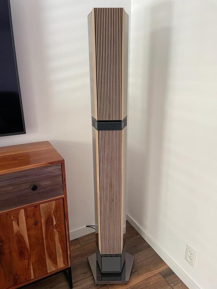 BeoLab Penta tammi, puinen kansi.