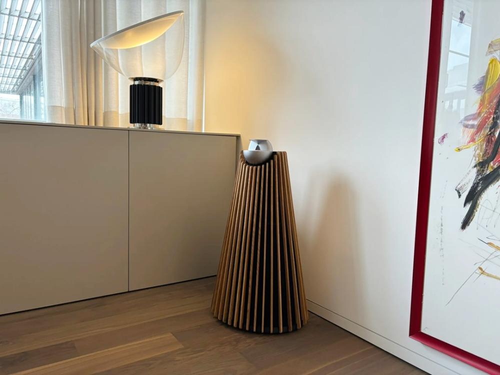 BeoLab 9 öljytty tammipuinen kansi