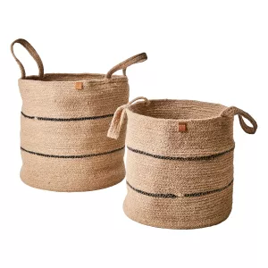 Collect korgar av jute i natur/svart med handtag från Affari of Sweden.