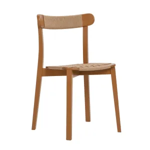 Icho Mio stol från Paged med flätad rygg och vävd sits.