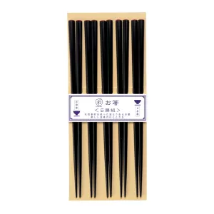 Nuritate ätpinnar från Kawai i svart.