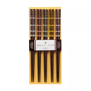 Cocoa ätpinnar från Kawai som är flerfärgade.