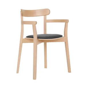 Icho karmstol med klädd sits från Paged.