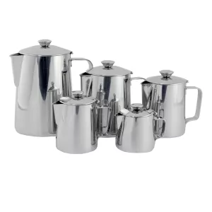 Kaffekanna i rostfritt med klassisk design från Östlin som finns i olika storlekar.