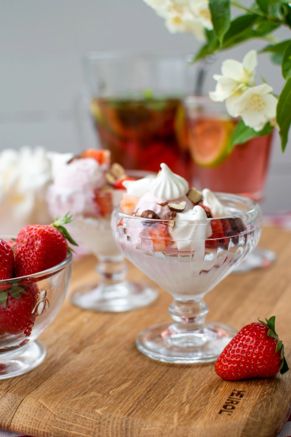 Canaries dessertskål som rymmer 13 cl från La Rochère.