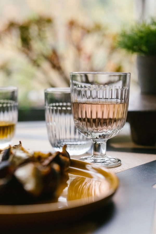 Ouessant vinglas 22 cl från La Rochère i en miljö.