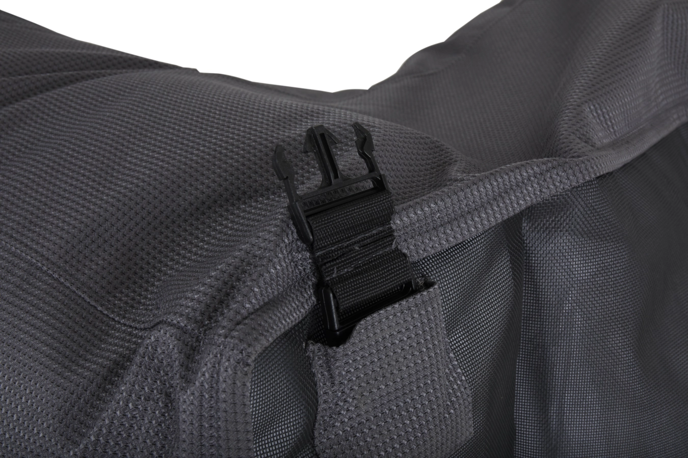 Galloway från Brafab och närbild på spännen.