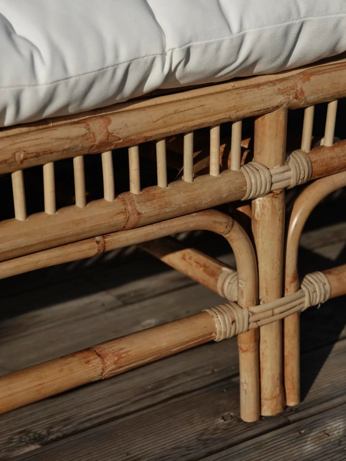 Vallda dagbädd från Brafab och närbild på stomme.