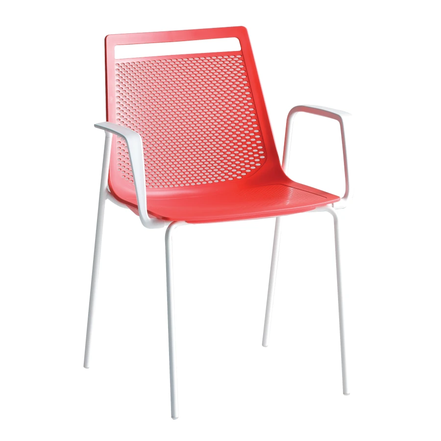 Akami karmstol från Gaber.