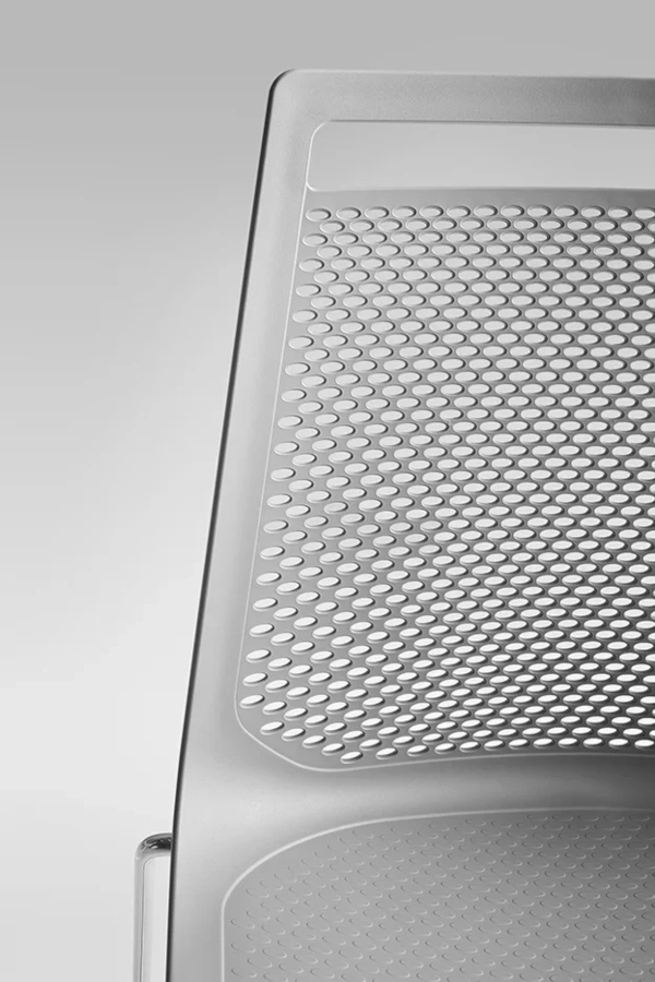 Akami stol från Gaber och närbild på sittskal.