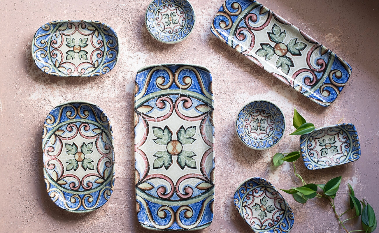 Amalfi skålar och fat från ID Fine som ingår i en serie där flera delar finns.