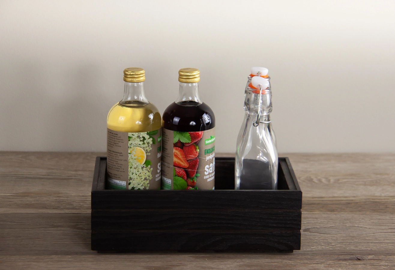 Stapelbar trälåda från Select Concept i GN 1/4 storlek med höjd 8,5 cm som finns i olika färger.