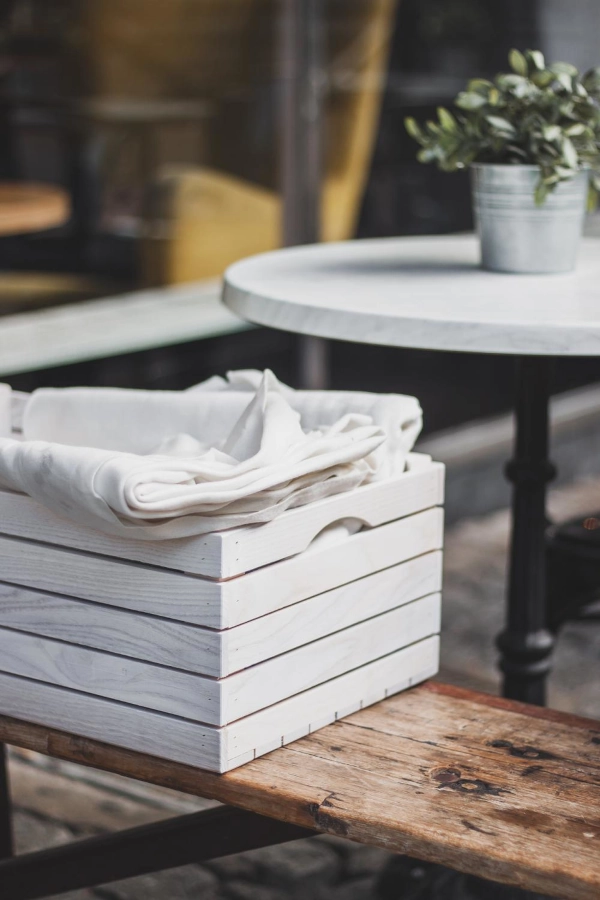 Stor trälåda från Select Concept av ek i askbets.