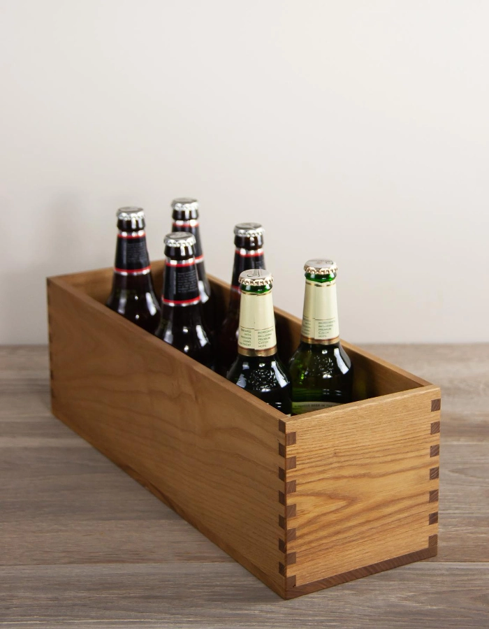 Trälåda från Select Concept av ek i mellan storlek och 47x15x15 cm som är linoljad.