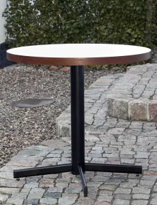 Classic självjusterande bordsstativ i svart från StableTable med 4 ben som är 53x53 cm och har höjd 72 cm.