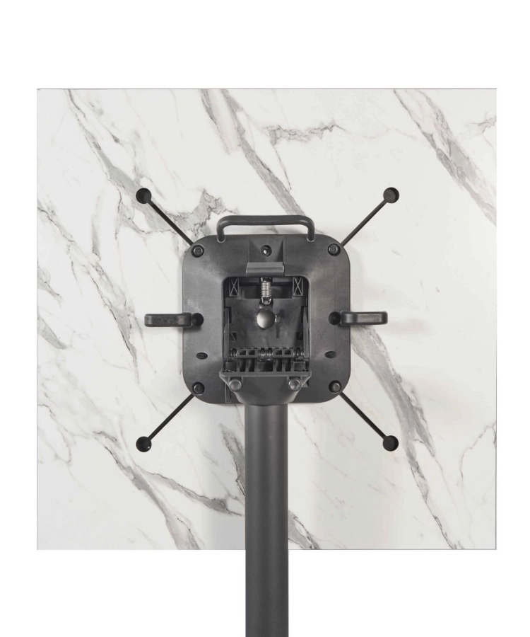 Bordsskiva av kompaktlaminat från Global i vit marmor och närbild ihop med bordsstativ.