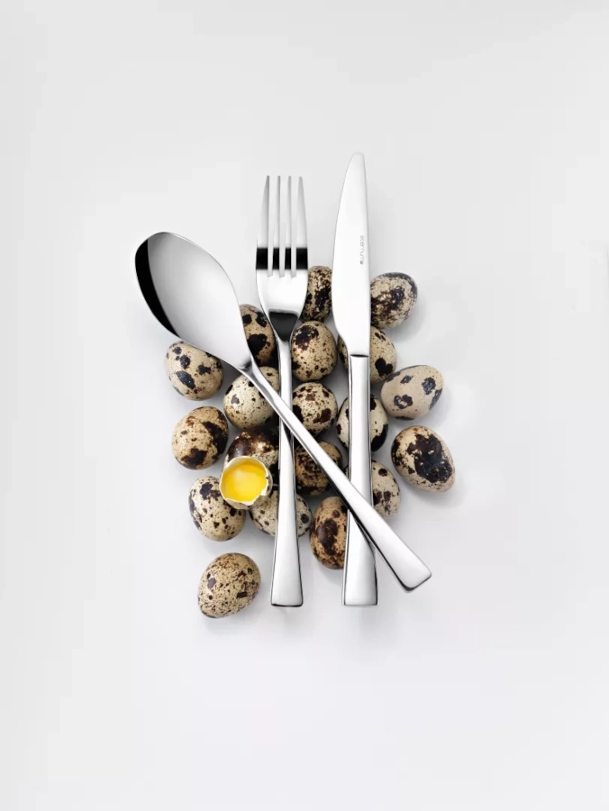 Curve bestick från Eternum.