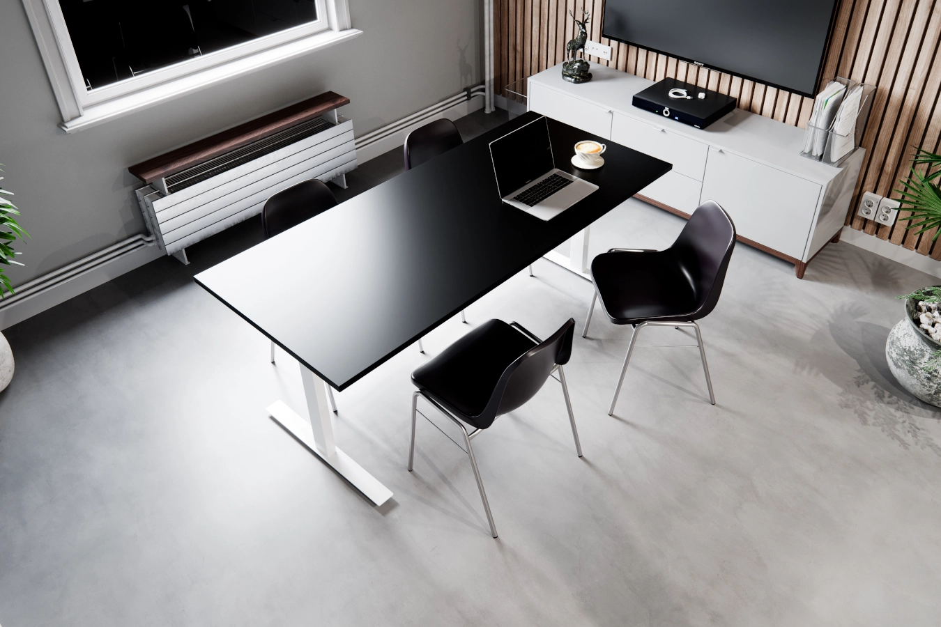 Bella stolar från Elj i krom med svart sittskal av plast.