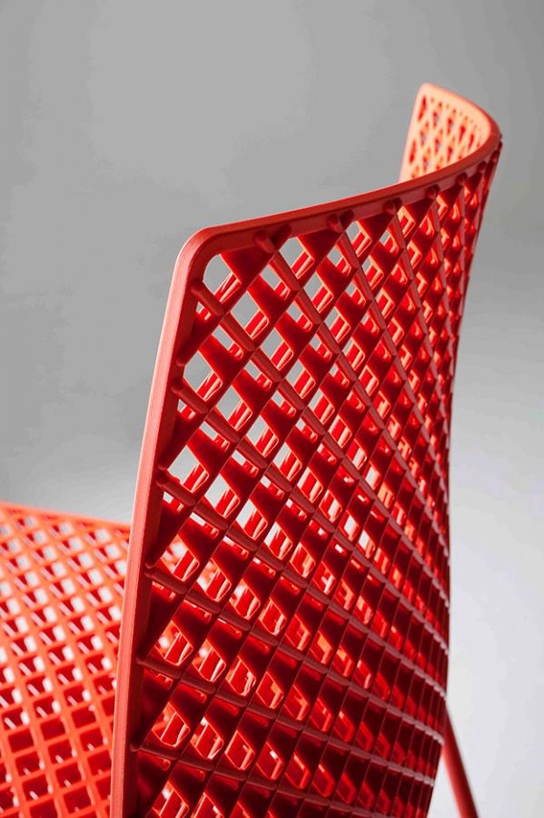 Fuller stol från Gaber och närbild på sittskal.