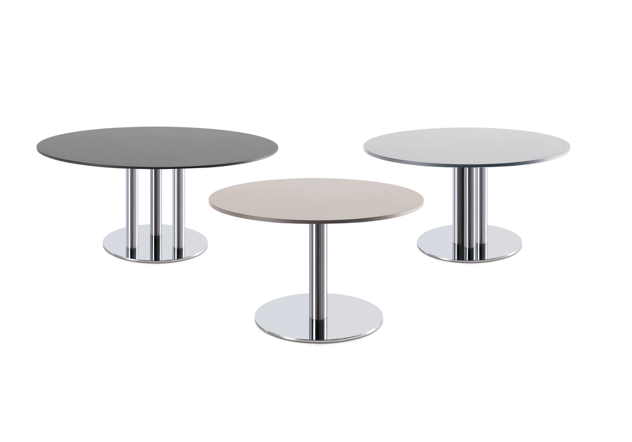 Heavy 1, 3 och 4 bordsstativ från Corbetta Salvatore med bordsskiva som finns i olika färger och höjder.
