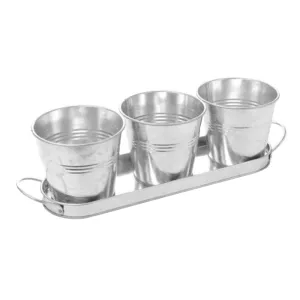 Galvaniserade hinkar på fat från Hendi.